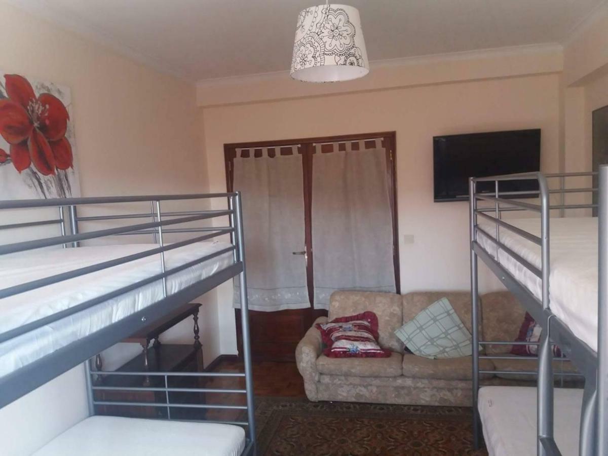 Quarto Com 4 Camas 波尔图 外观 照片