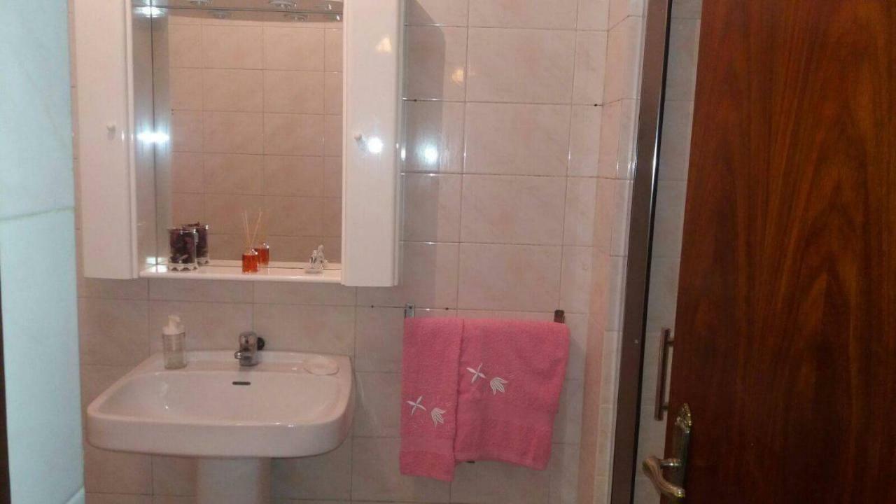Quarto Com 4 Camas 波尔图 外观 照片