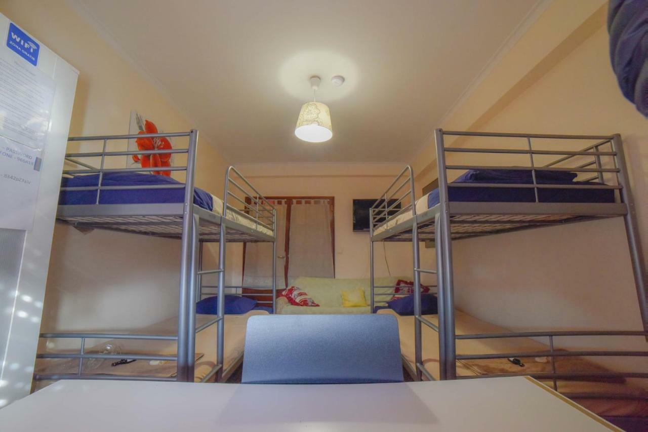 Quarto Com 4 Camas 波尔图 外观 照片