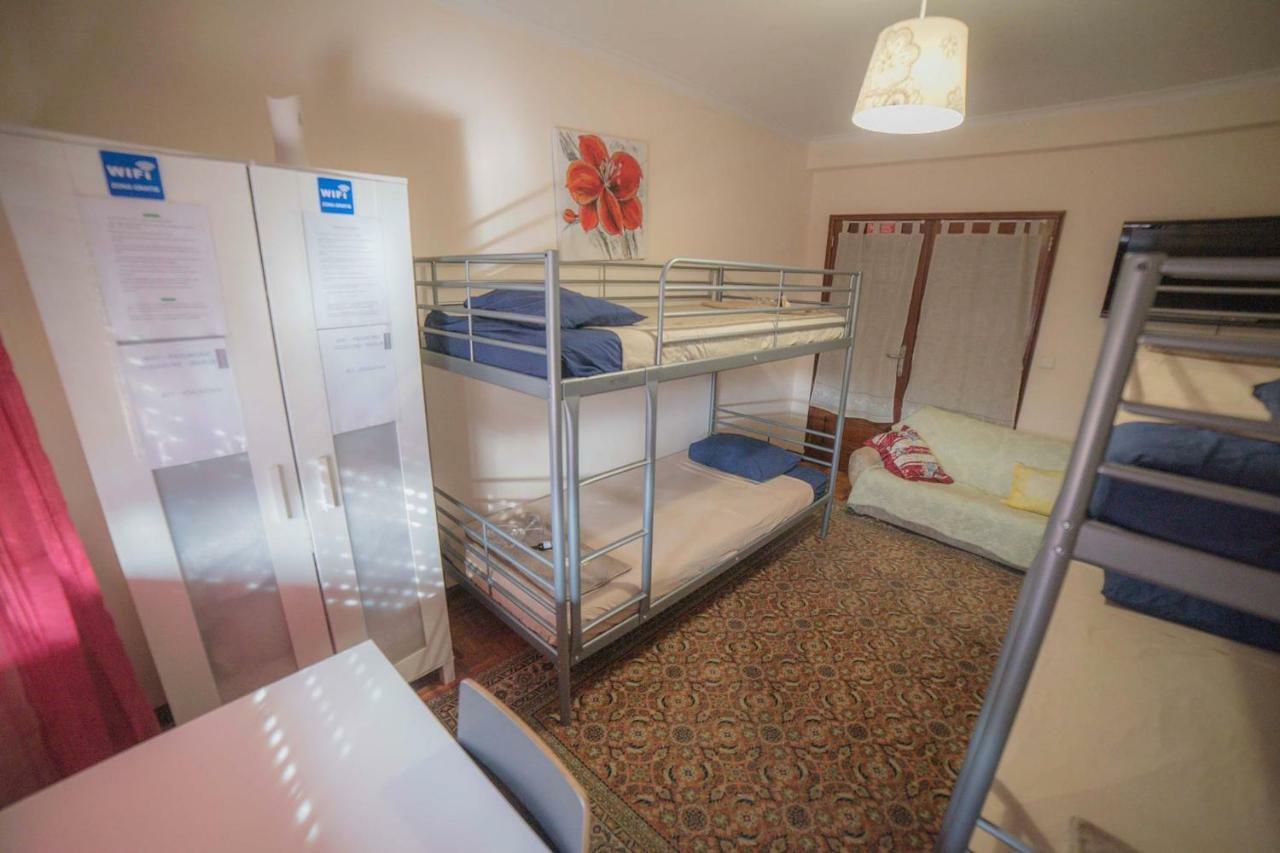 Quarto Com 4 Camas 波尔图 外观 照片