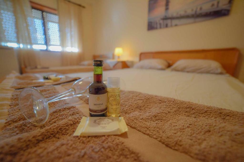 Quarto Com 4 Camas 波尔图 外观 照片